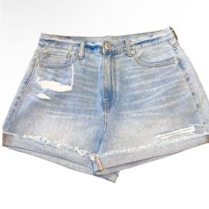 American Eagles Outfitters Wm Sz 10 Distressed Light Wash Rolled Cuff Denim Shor